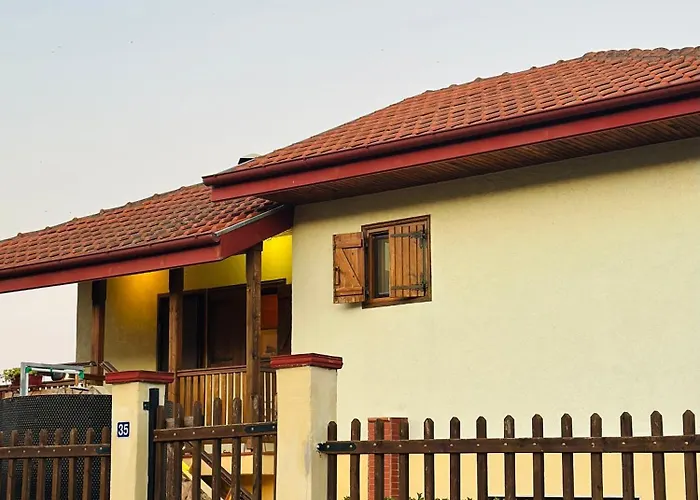 Katerina Villa Nea Iraklitsa